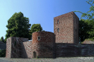 Schloss und Burg